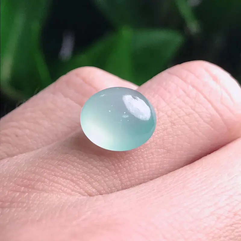 【天然A货翡翠冰种起荧光蛋面,尺寸11.5-11.5-5.5mm.重量1.23g,无纹裂】图3