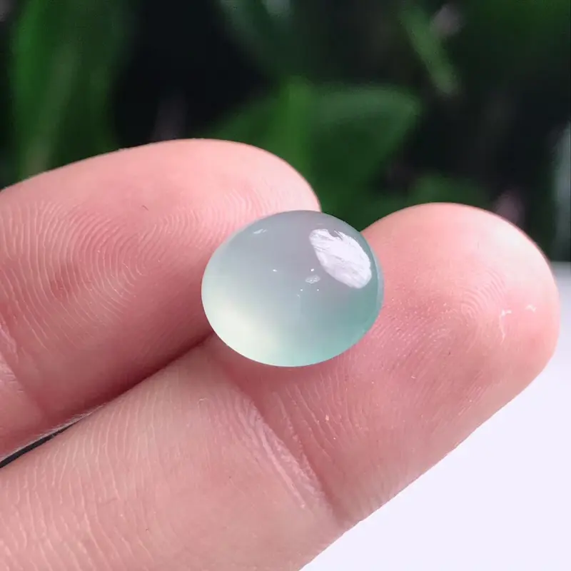 【天然A货翡翠冰种起荧光蛋面,尺寸11.5-11.5-5.5mm.重量1.23g,无纹裂】图2
