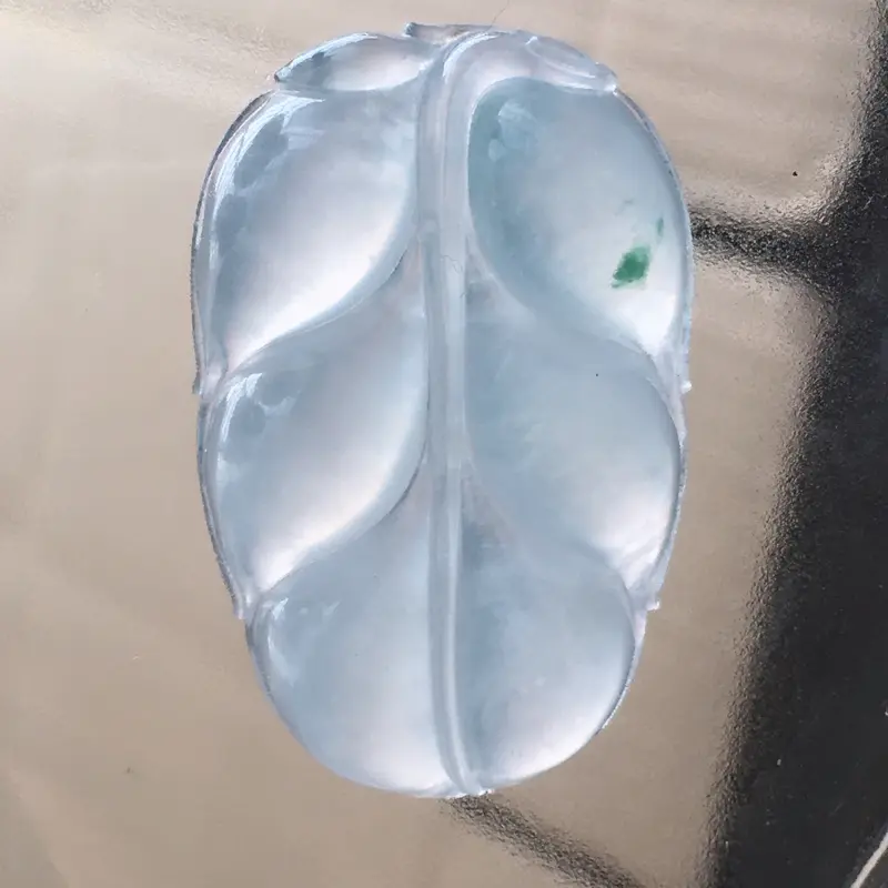 【自然光实拍,缅甸a货翡翠,冰种飘花叶子,饱满种好水润,玉质细腻,雕工精细,品相佳,】图6