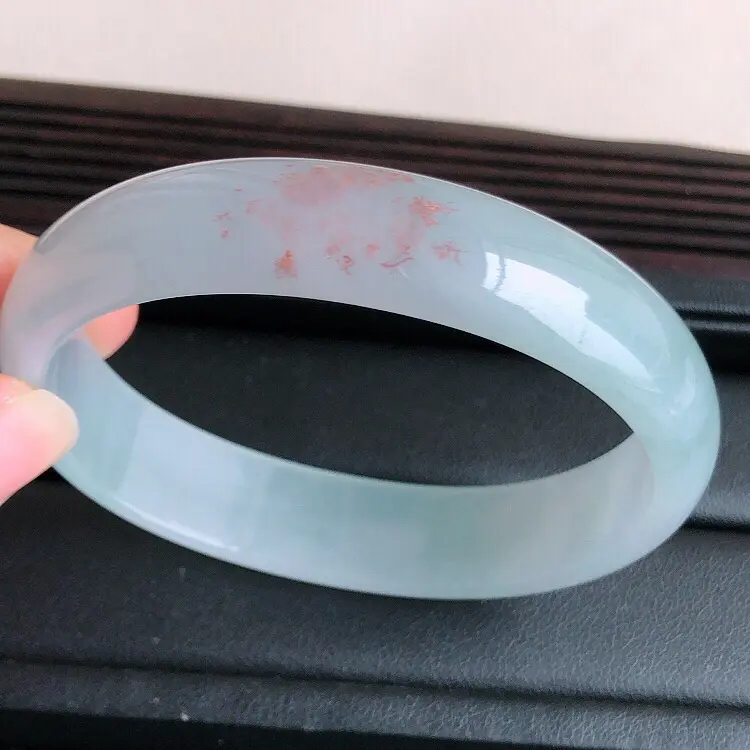 【圈口 60mm,天然缅甸老坑翡翠A货飘红翡宽边手镯 ,料子细腻柔洁,尺寸60/14/6mm ,重量53g。】图3