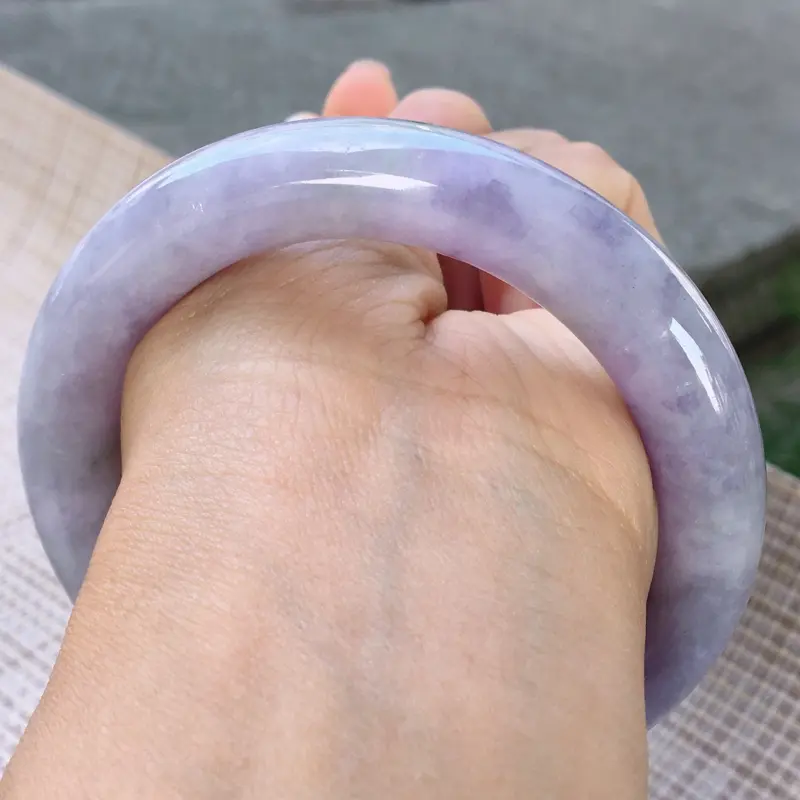 【圆条56,天然翡翠手镯,莹润优雅,精美春带彩,质地细腻,圆条玉手镯,完美无纹裂,尺寸圈口56/12/11.2, 011526】图8