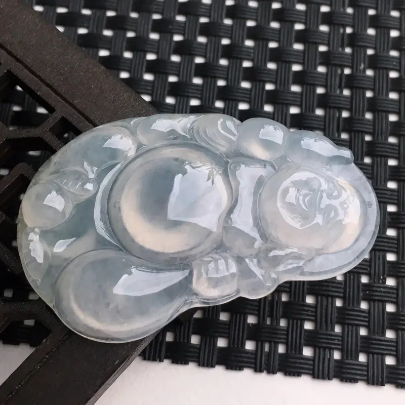 【A货翡翠 冰种水润布袋佛吊坠 尺寸48.7*30.6*6.3mm 水头好,料子细腻,莹润通透,雕工栩栩如生】图3