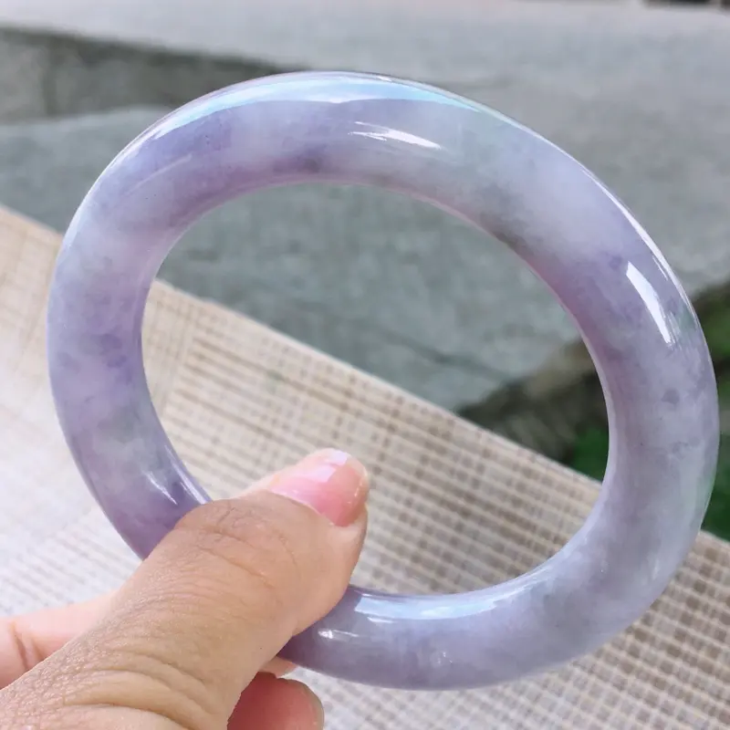 【圆条56,天然翡翠手镯,莹润优雅,精美春带彩,质地细腻,圆条玉手镯,完美无纹裂,尺寸圈口56/12/11.2, 011526】图5