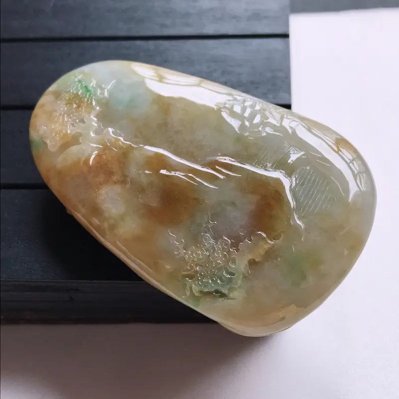 【翡翠A货,糯种褐黄精美山水牌吊坠,玉质细腻,底色漂亮,上身高贵,尺寸65.8/40.5/15.2】图6
