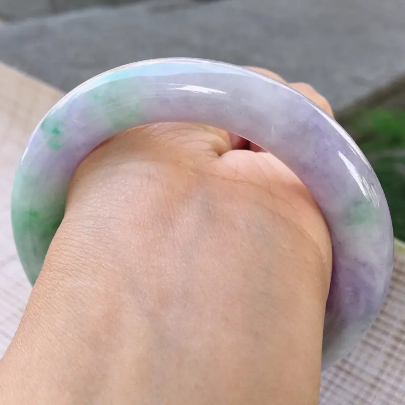 【圆条57,天然翡翠手镯,莹润优雅,精美春带彩,质地细腻,圆条玉手镯,尺寸圈口57/12/11.3, 011535】图8
