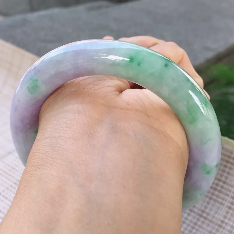【圆条57,天然翡翠手镯,莹润优雅,精美春带彩,质地细腻,圆条玉手镯,尺寸圈口57/12/11.3, 011535】图7