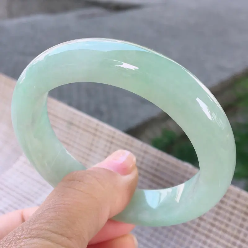 【正圈51-52,天然翡翠手镯,莹润优雅,清秀浅绿,质地细腻,正装玉手镯,尺寸圈口51.5/12.3/8.8, 011528】图8