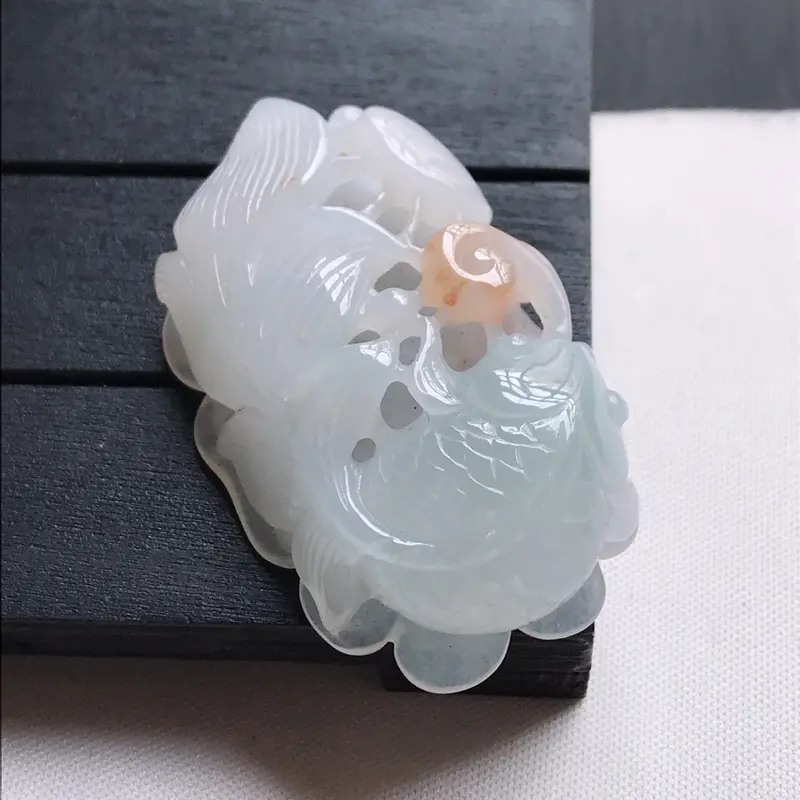 【翡翠A货,糯种洒金黄精美金玉满堂吊坠,玉质细腻,底色漂亮,上身高贵,尺寸47.7/27.5/13.9】图1