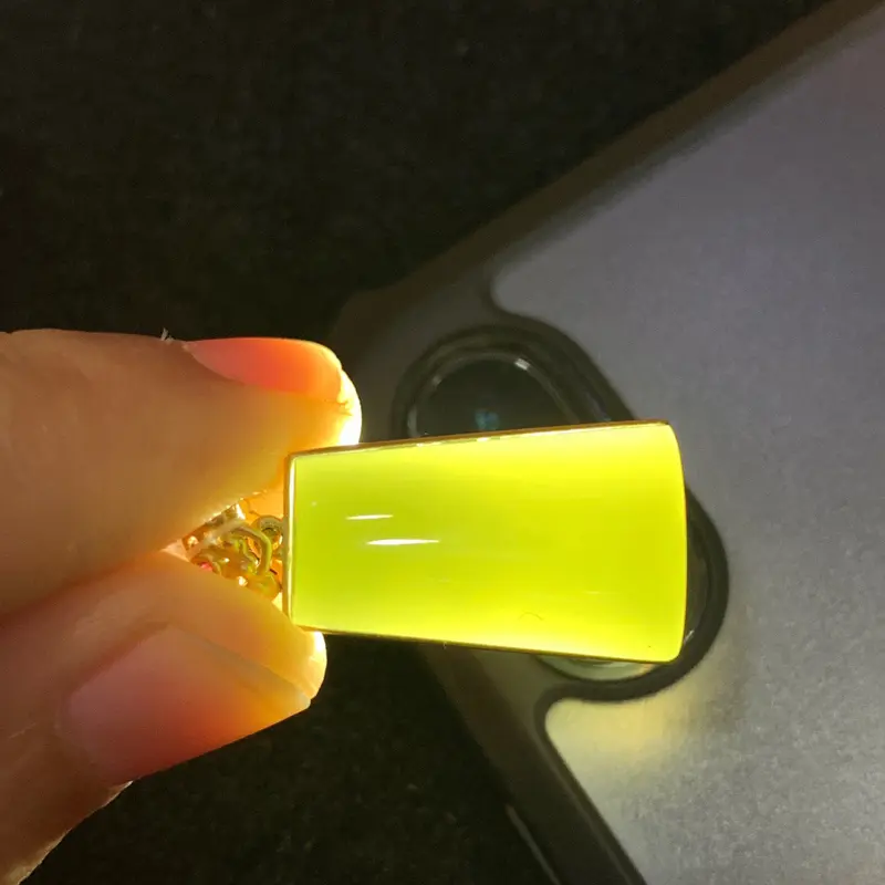 【整体规格:26.4/13/5.9mm
裸石规格:20.4/12.5mm
新品推出,天然和田玉碧玉、【碧玉粉青吊坠】、18k金镶嵌,颜色漂亮,款式设计时尚大方、佩戴效果佳,保一生平安,市面上少有的成色】图7
