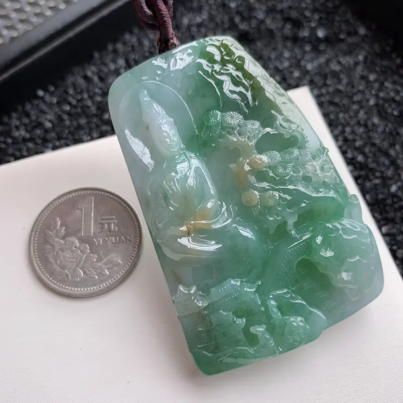 【【新人专享】*🙏缅甸天然翡翠A货 双彩水润山水观音吊坠,克重:63.85,尺寸60.5*40.5*12mm,幸福安康的象征,吉祥如意事事顺心,精工雕刻,双彩颜色,厚装,f佩戴效果更好!】图8