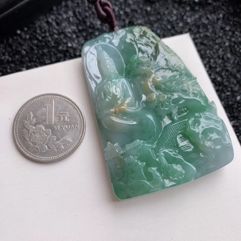 【【新人专享】*🙏缅甸天然翡翠A货 双彩水润山水观音吊坠,克重:63.85,尺寸60.5*40.5*12mm,幸福安康的象征,吉祥如意事事顺心,精工雕刻,双彩颜色,厚装,f佩戴效果更好!】图7