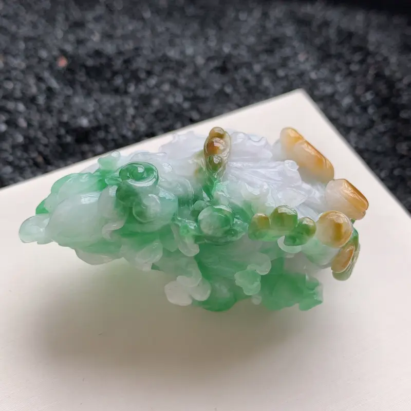 【🙏缅甸天然翡翠A货 精工双彩黄基本绿白菜吊坠,尺寸55*35*31mm,精工雕刻,大师工艺,双彩黄加绿,佩戴效果更好##**】图7