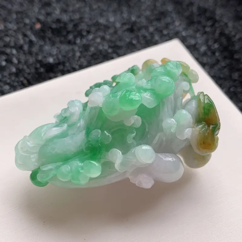 【🙏缅甸天然翡翠A货 精工双彩黄基本绿白菜吊坠,尺寸55*35*31mm,精工雕刻,大师工艺,双彩黄加绿,佩戴效果更好##**】图3