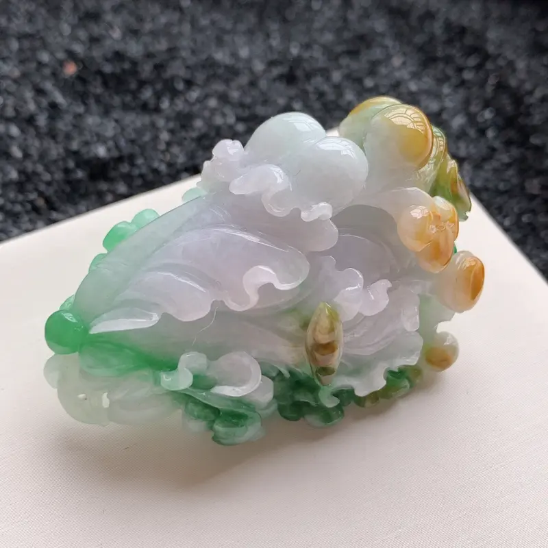 【🙏缅甸天然翡翠A货 精工双彩黄基本绿白菜吊坠,尺寸55*35*31mm,精工雕刻,大师工艺,双彩黄加绿,佩戴效果更好##**】图6
