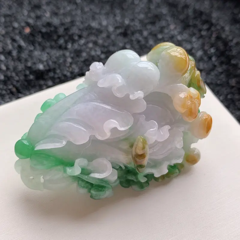 【🙏缅甸天然翡翠A货 精工双彩黄基本绿白菜吊坠,尺寸55*35*31mm,精工雕刻,大师工艺,双彩黄加绿,佩戴效果更好##**】图5
