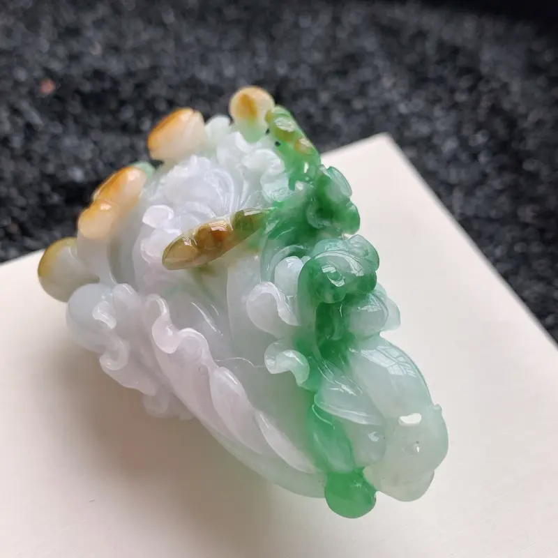 【🙏缅甸天然翡翠A货 精工双彩黄基本绿白菜吊坠,尺寸55*35*31mm,精工雕刻,大师工艺,双彩黄加绿,佩戴效果更好##**】图10