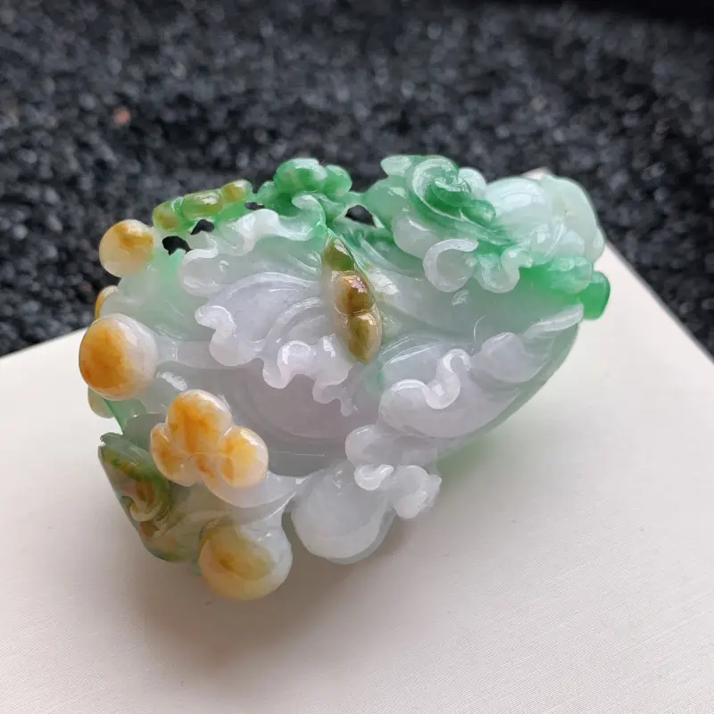 【🙏缅甸天然翡翠A货 精工双彩黄基本绿白菜吊坠,尺寸55*35*31mm,精工雕刻,大师工艺,双彩黄加绿,佩戴效果更好##**】图9