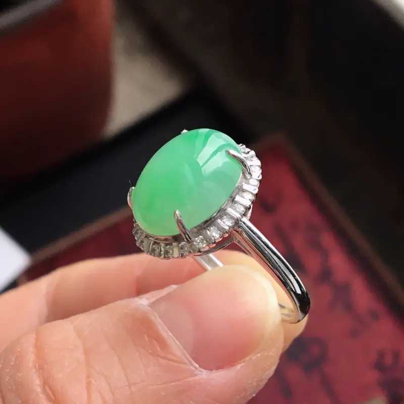 【完美,缅甸翡翠A货果绿戒指,镶嵌18K金伴钻,内直径17.1mm,可以改圈口】图5