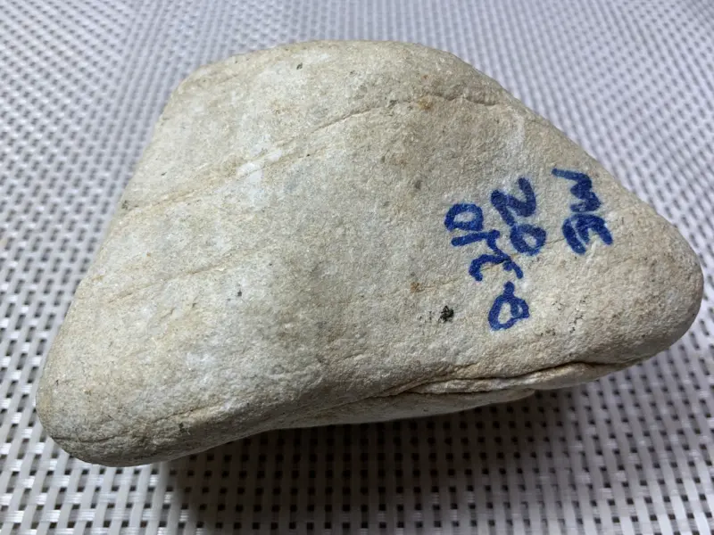 【#免费切石解石加工手镯# 【名称】1.7公斤木那场口全赌手镯料。 【重量】1.7公斤 【尺寸】 130*90*80MM 【产地】缅甸新货翡翠原石 【描述】缅甸木那场口全赌手镯料,整个料子水头十足,赌手镯,喜欢的翠友速来】图9