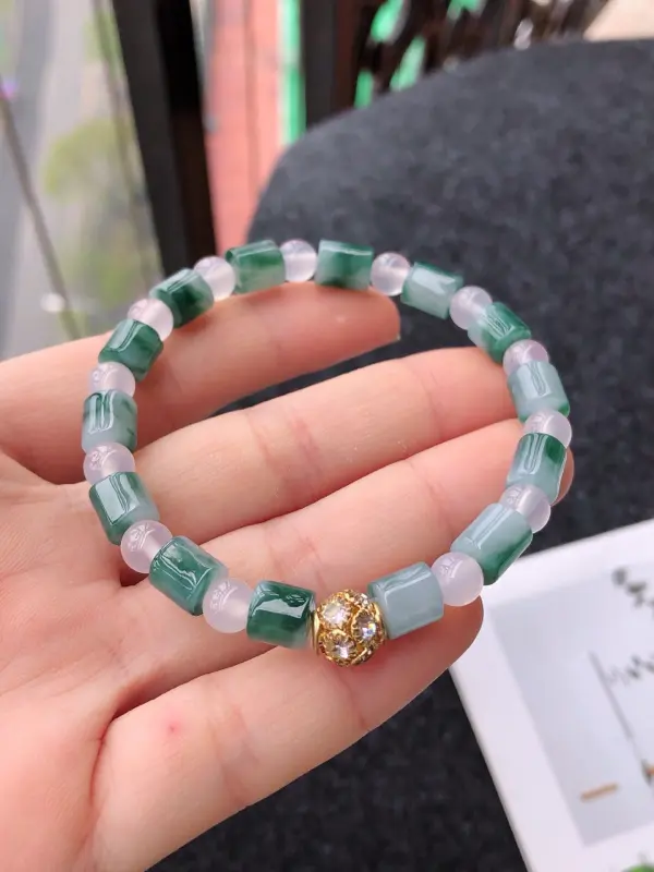 【飘花福气手链天然翡翠A货,尺寸:9-6.6隔珠是装饰品】图3