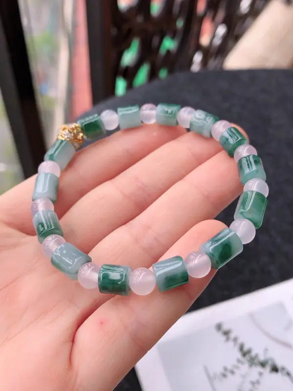 【飘花福气手链天然翡翠A货,尺寸:9-6.6隔珠是装饰品】图1