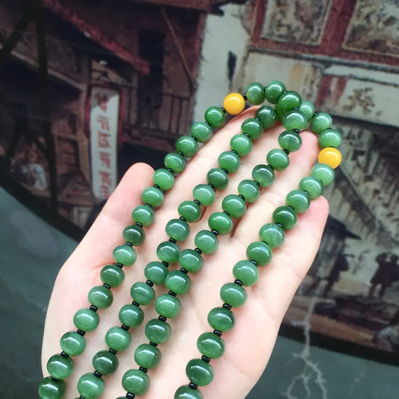 【规格:8/10mm
平安扣规格:27.6/7.6mm
天然和田玉碧玉,老坑俄料猫眼珠子,足足108颗,晶挑细选,完美度高,品相佳,搭配天然无优化蜜蜡三通、珠子、碧玉粉青平安扣,上身效果好##**】图1