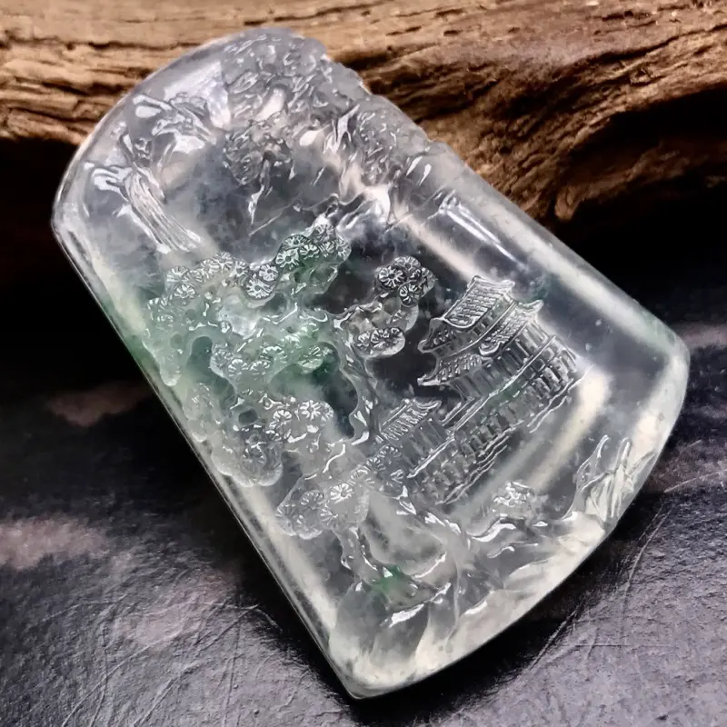 【力荐款👍👍👍李伟航老师山水作品:安居乐业。
老坑高冰种飘翠绿色材料打造,种水一流,冰感一流,晶莹剔透,起光起胶起刚性,强玻璃光泽。
形体优秀,饱满有厚装感。男女士皆可佩戴,佩戴效果出众。
高品质材料打造,收藏传承价值极高,对眼的翠友,值得入手品鉴一番。】图5