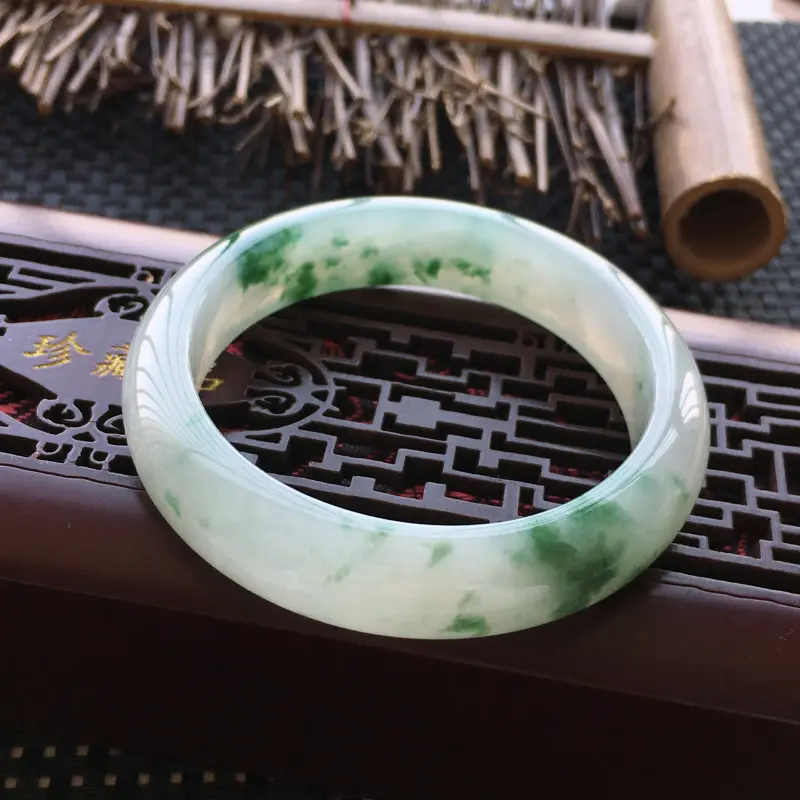 【翡翠手镯内径55、天然A货翡翠飘花手镯、细腻水润、飘花特色、无纹裂】图6