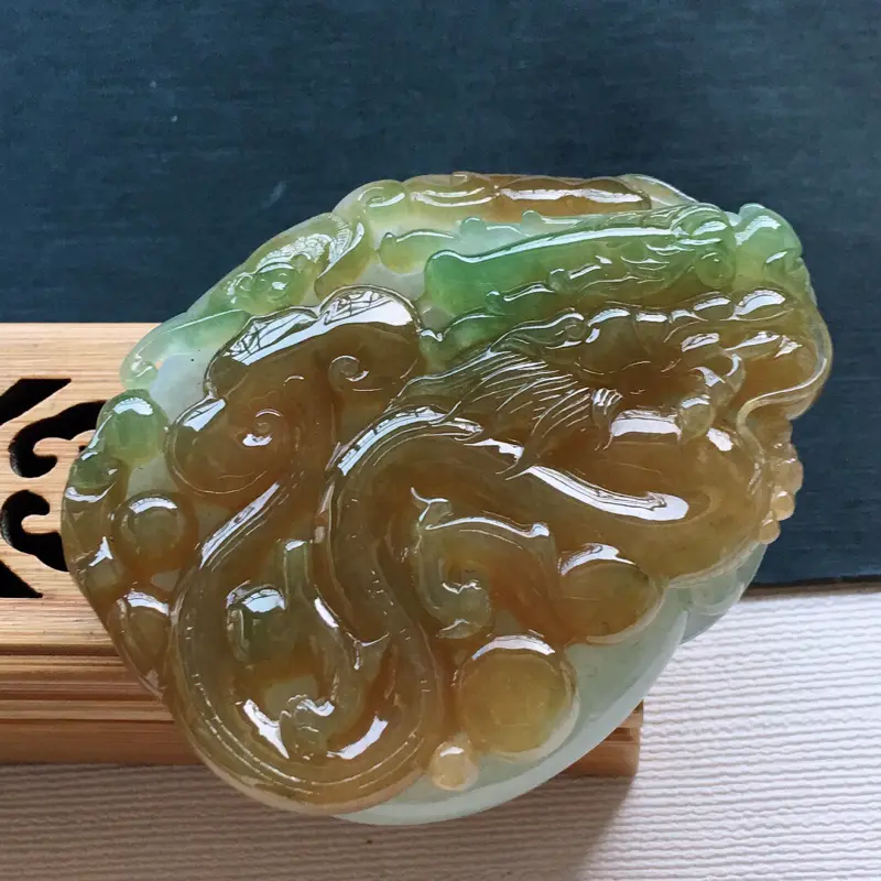 【糯化种大件厚装黄加绿镂空生意兴隆吊坠, 料子细腻,雕工精美, 颜色漂亮,尺寸:62×48×16mm】图5