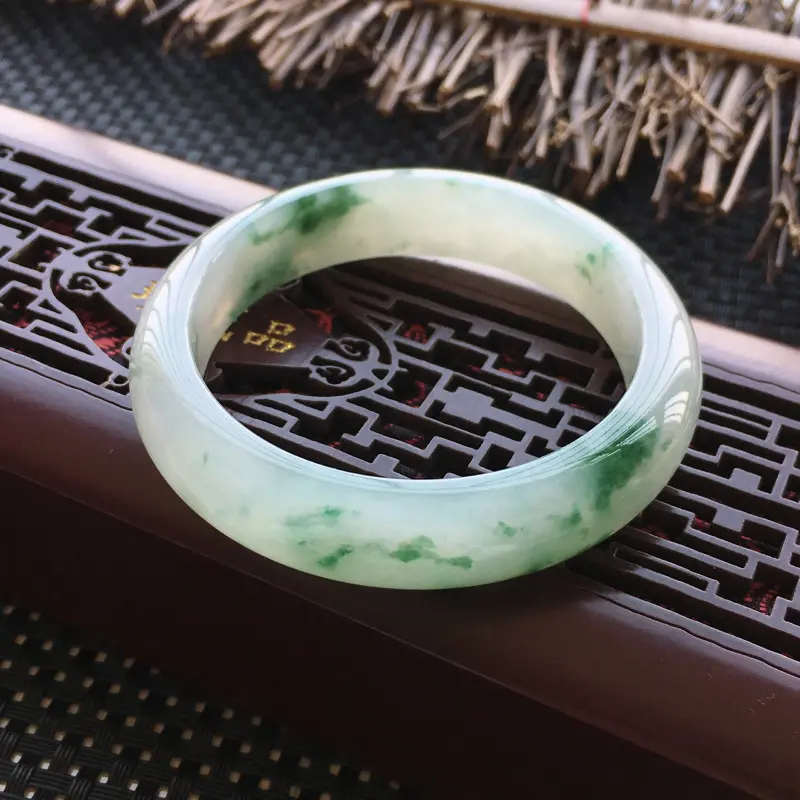 【翡翠手镯内径55、天然A货翡翠飘花手镯、细腻水润、飘花特色、无纹裂】图7