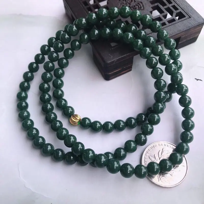 翡翠满色油润细腻圆珠玉链项链 毛衣链，直径7.3mm 108珠佛链 色泽鲜艳均匀，个别微纹