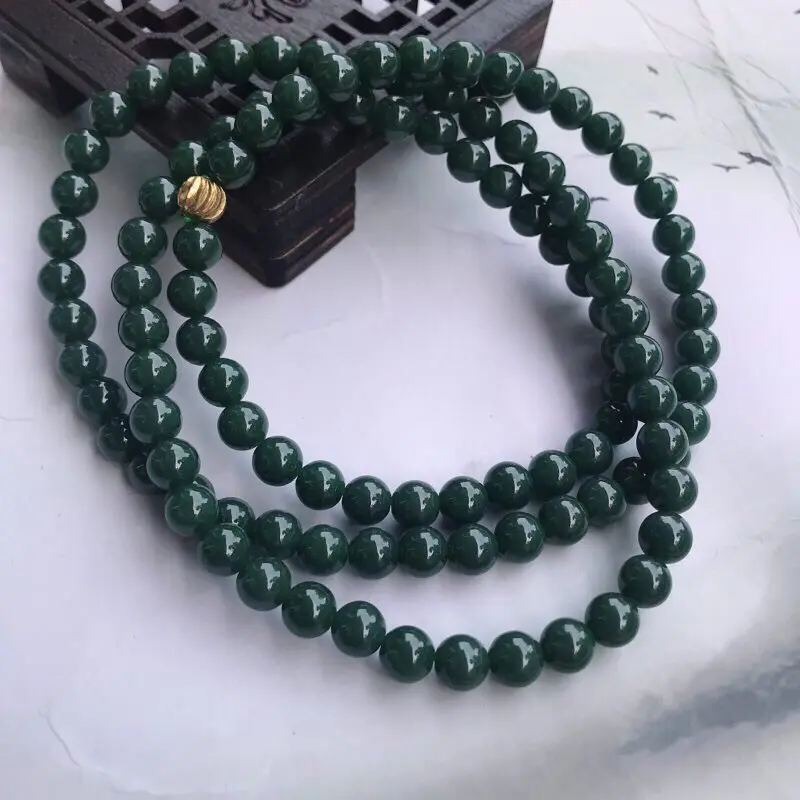 翡翠满色油润细腻圆珠玉链项链 毛衣链，直径7.3mm 108珠佛链 色泽鲜艳均匀，个别微纹