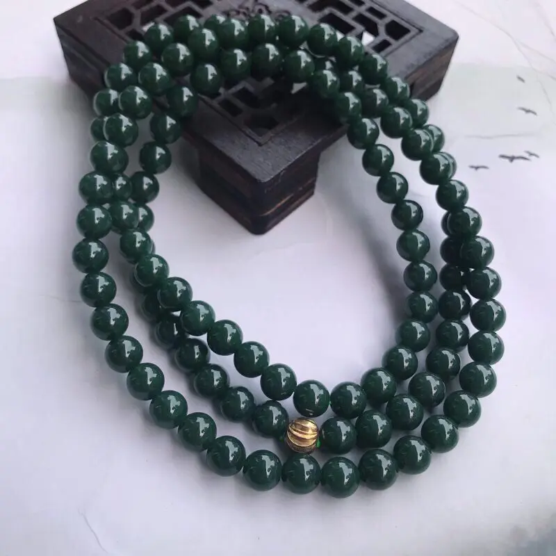 翡翠满色油润细腻圆珠玉链项链 毛衣链，直径7.3mm 108珠佛链 色泽鲜艳均匀，个别微纹