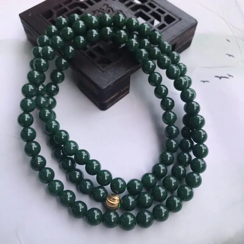 翡翠满色油润细腻圆珠玉链项链 毛衣链，直径7.3mm 108珠佛链 色泽鲜艳均匀，个别微纹