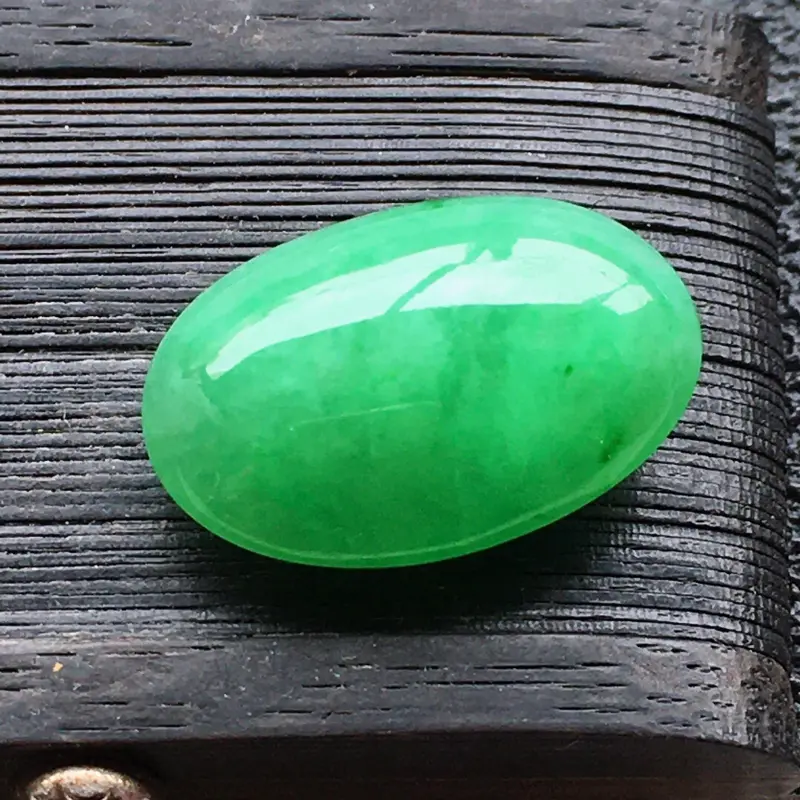 【精品翡翠蛋面,雕工精美, 玉质莹润,尺寸:玉:15.9*10.7*5.7MM,总质量:1.6g】图3