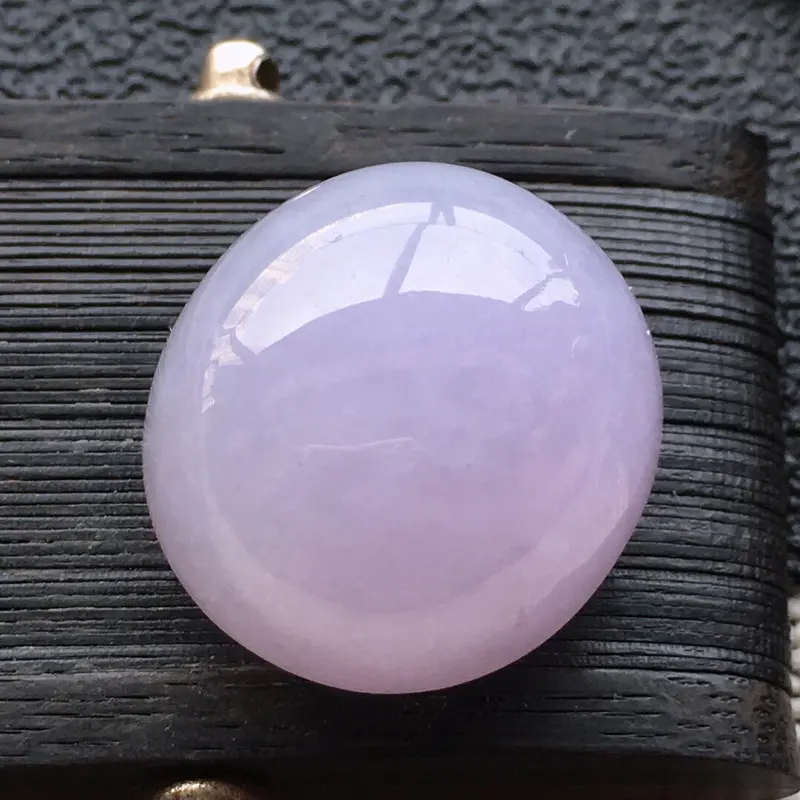 【精品翡翠蛋面,雕工精美,玉质莹润, 尺寸:玉:17.7*16.3*11.6MM,总质量:5.6g】图2
