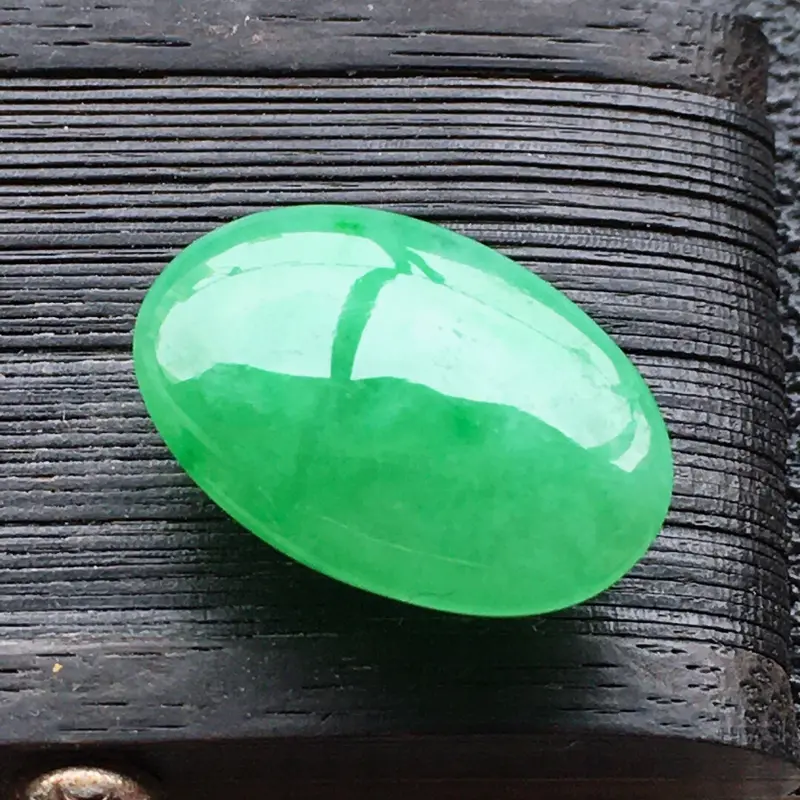 【精品翡翠蛋面,雕工精美, 玉质莹润,尺寸:玉:15.9*10.7*5.7MM,总质量:1.6g】图6