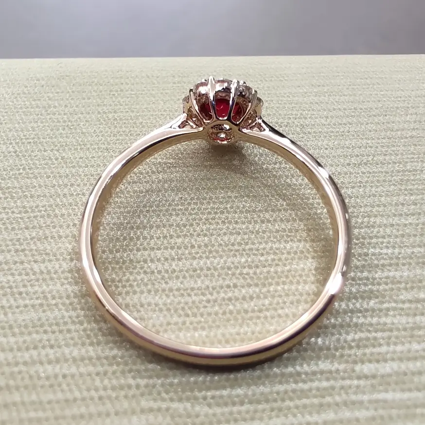 【【戒指】18k金+红宝石+钻石 宝石颜色纯正 切工精细
主石:0.29ct 货重:1.88g##**】图3