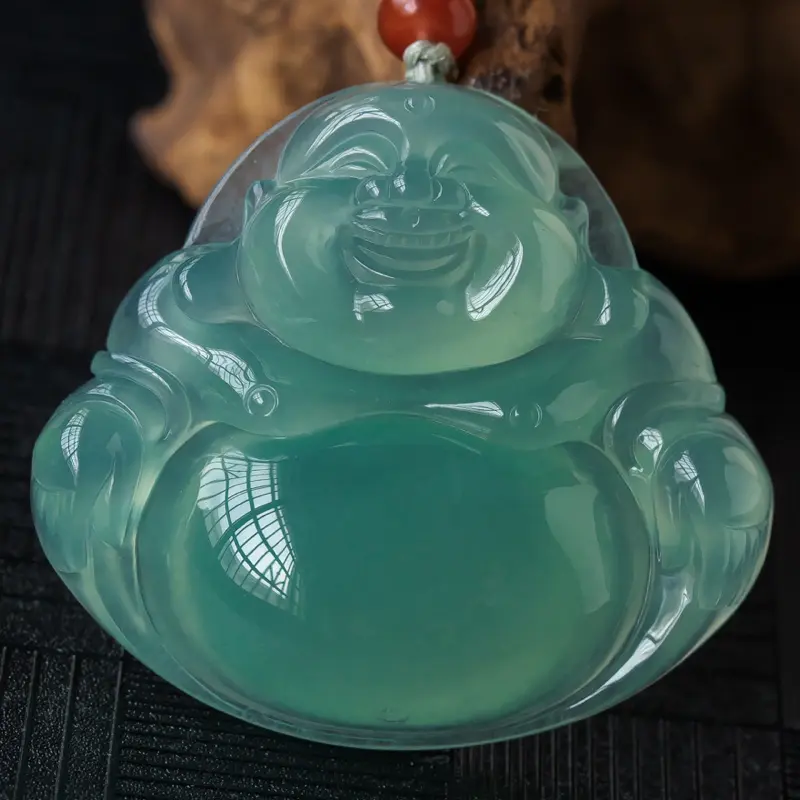 【宋雄先大师作品,冰种翡翠笑佛,质地温和,水润光泽,冰润细腻,种水十足,纯净自然,起荧光,显刚性,雕工精湛,线条流畅,笑佛开口大笑,笑盈盈的面相让人心情愉悦,尺寸41.5*45.6*10.2】图3