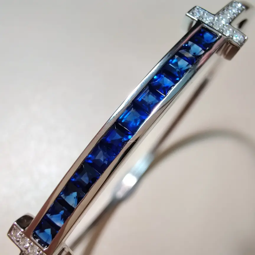 【【手镯】18k金+蓝宝石+钻石 宝石颜色纯正
货重:8.29g 主石:1.15ct/12p】图1