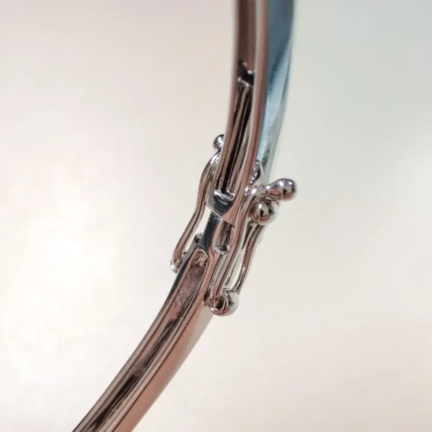【【手镯】18k金+蓝宝石+钻石 宝石颜色纯正
货重:8.29g 主石:1.15ct/12p】图6