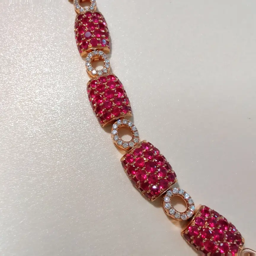 【【手链】18k金+红宝石+钻石 宝石颜色纯正
货重:12.21g 主石:3.95ct/135p##**】图2