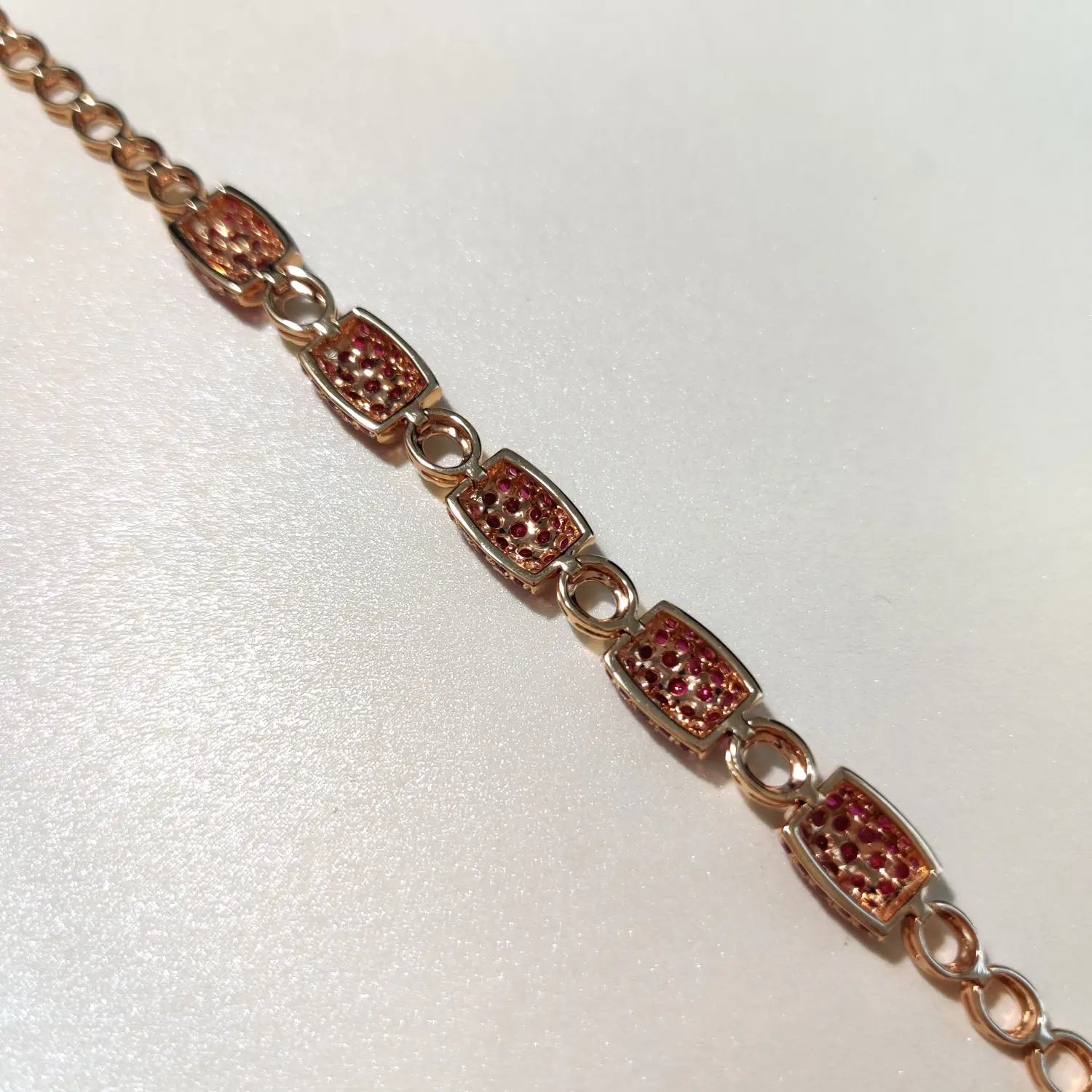 【【手链】18k金+红宝石+钻石 宝石颜色纯正
货重:12.21g 主石:3.95ct/135p##**】图5
