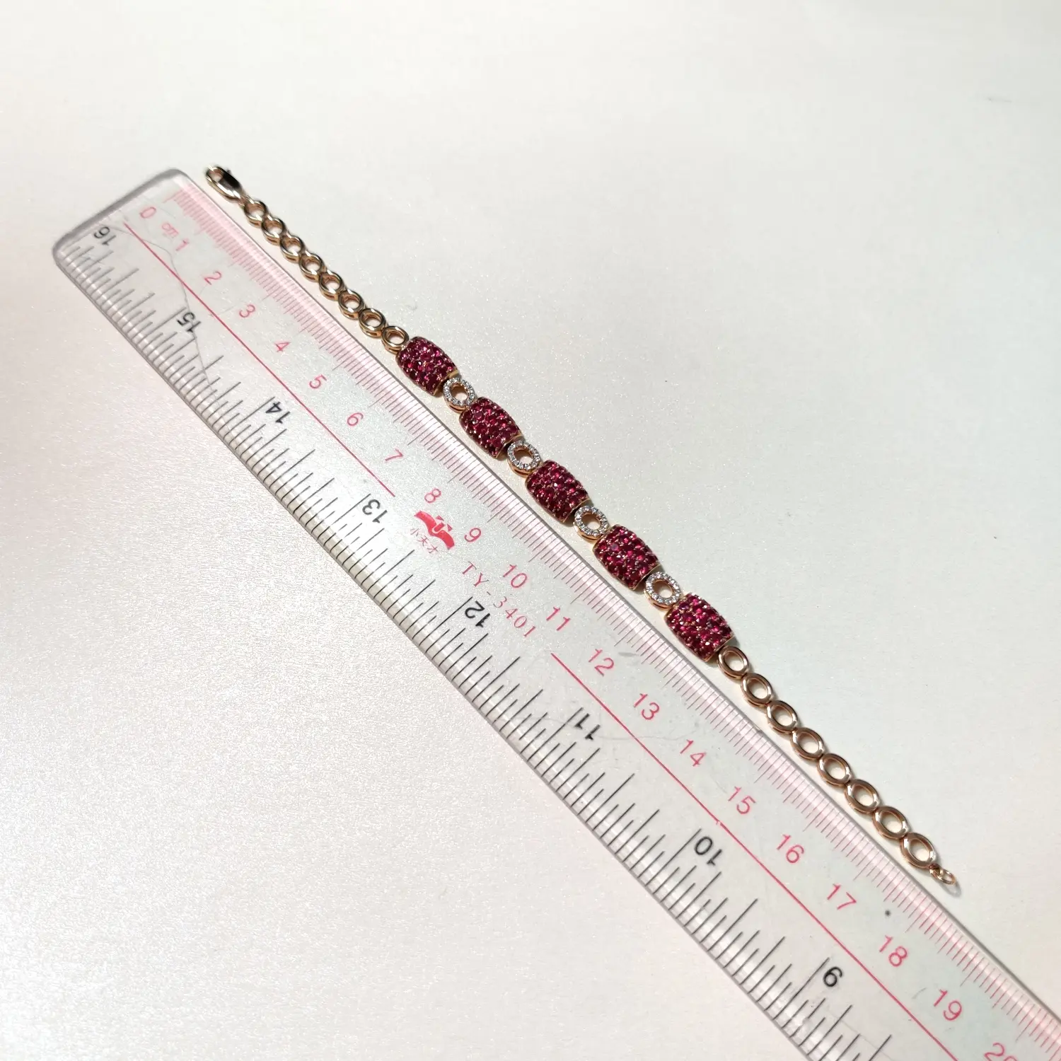 【【手链】18k金+红宝石+钻石 宝石颜色纯正
货重:12.21g 主石:3.95ct/135p##**】图7