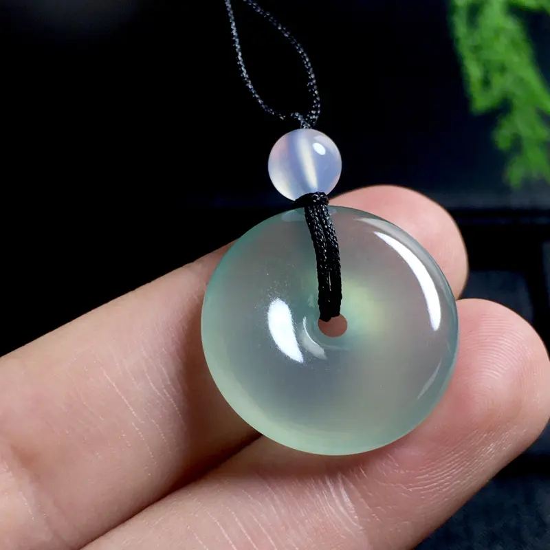 精品平安扣,21.5-5.5mm,5.18g,种水不错,料子好,顶珠为装饰品