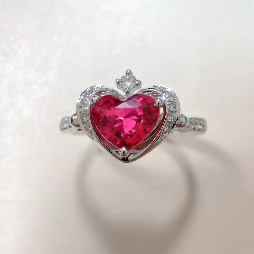 【【戒指】18k金+红宝石+钻石 宝石颜色纯正
货重:3.41g 主石:0.77ct 手寸:13】图1