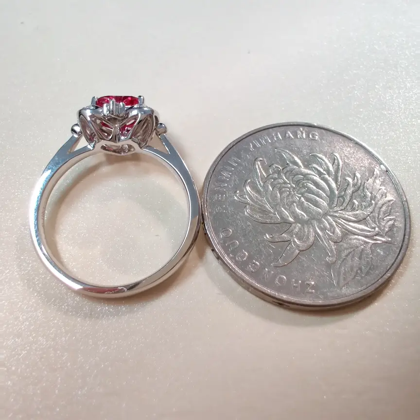 【【戒指】18k金+红宝石+钻石 宝石颜色纯正
货重:3.41g 主石:0.77ct 手寸:13】图4