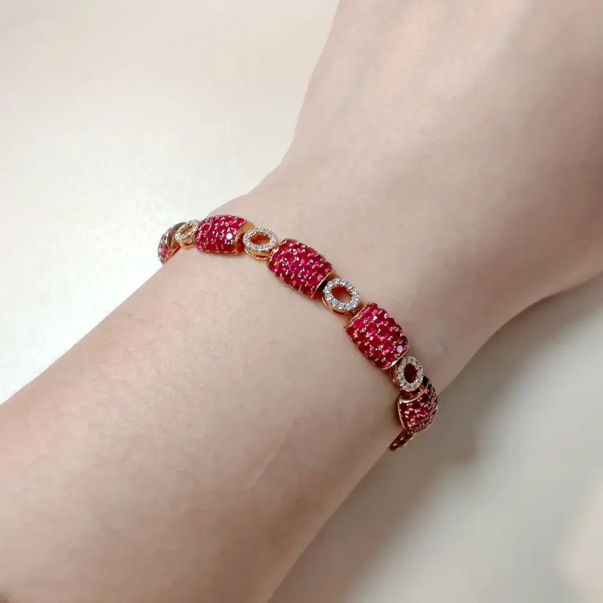 【【手链】18k金+红宝石+钻石 宝石颜色纯正
货重:12.21g 主石:3.95ct/135p##**】图3