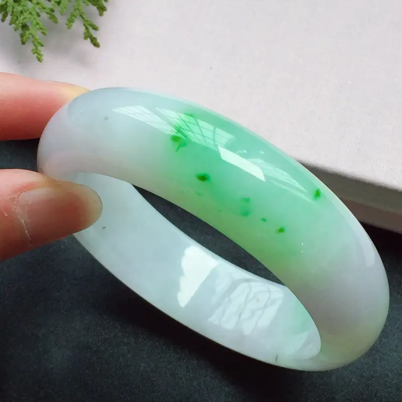 2mm,细糯果阳绿手镯,底子细腻,鲜艳清甜-对庄翡翠网