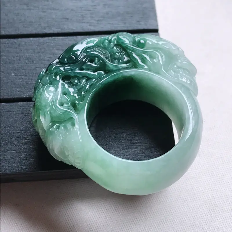 飘花龙头戒指,天然翡翠a